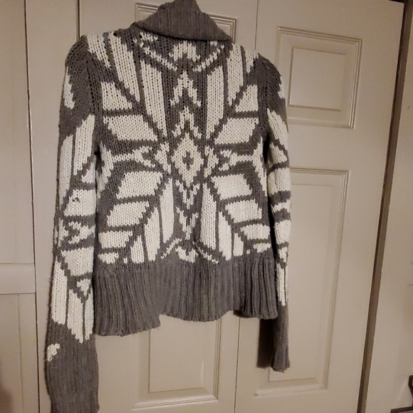 Nwot American eagle sweater - Picture 3 of 4